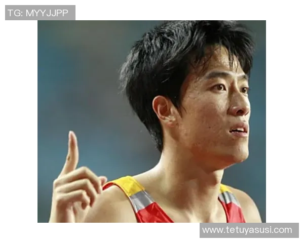 42岁刘翔近况曝光，长时间在国外旅行，靠终身合同吸金，远离喷子！